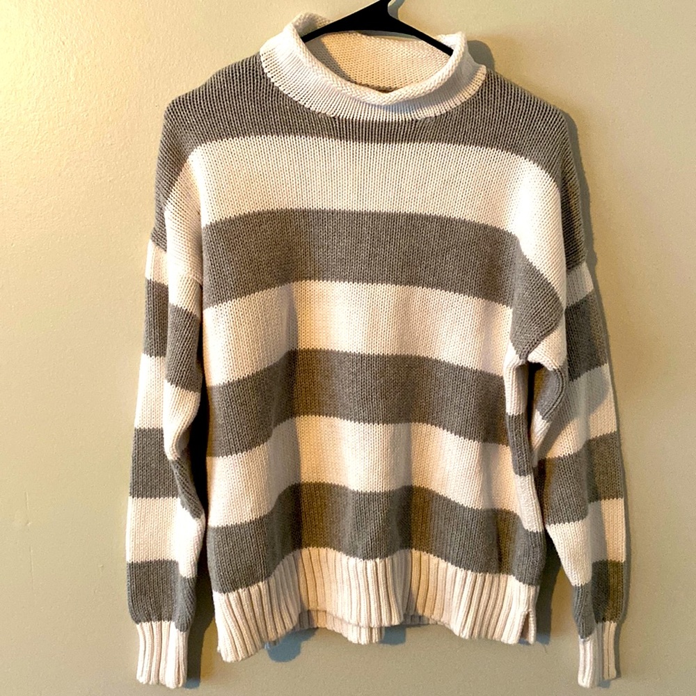 CROWN & IVORY sweater size extra large